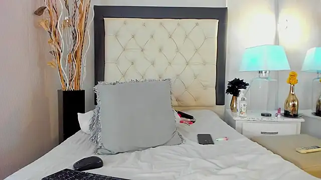 Snapshot of GaleHodge chatting on September 20, 4:13 am GaleHodge online show from September 20, 4:13 am