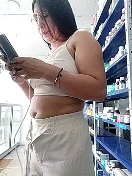 Megan jennerr online show from February 26, 8:00 pm