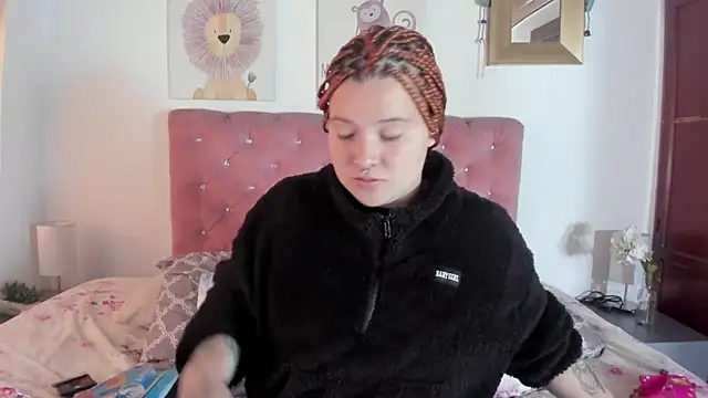 CelessteRedds online show from September 18, 12:40 pm