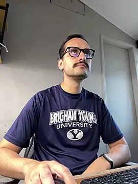 Snapshot of Superdad chatting on December 7, 4:25 pm Superdad online show from December 7, 4:25 pm