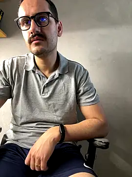 Snapshot of Superdad chatting on October 3, 11:51 am Superdad online show from October 3, 11:51 am