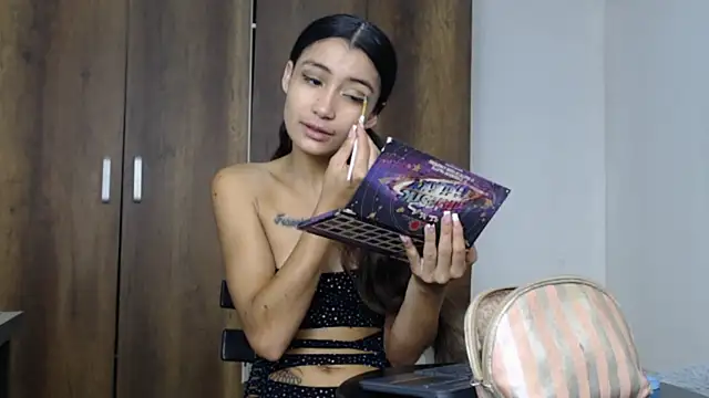 Snapshot of conni_f00x chatting on February 25, 1:17 pm conni f00x online show from February 25, 1:17 pm