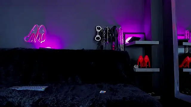 DelaneyStone online show from January 16, 9:08 pm