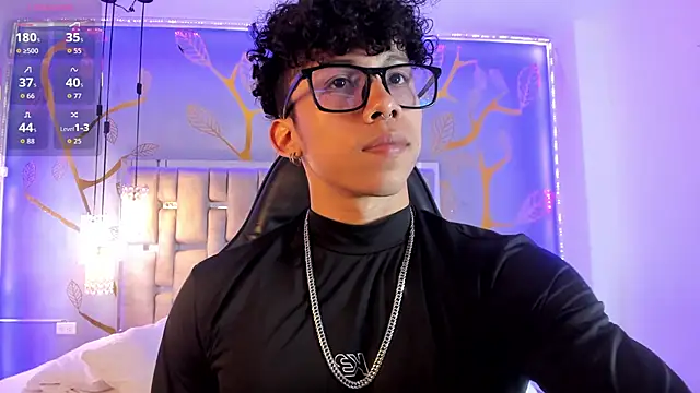 AkazaBoy  online show from September 17, 9:16 pm