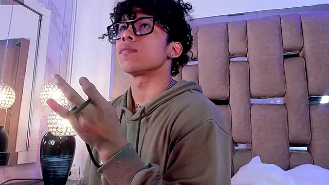 AkazaBoy  online show from March 4, 5:02 am