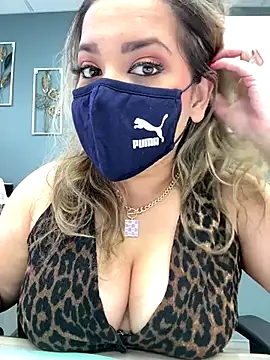 Snapshot of famous_indian_girl chatting on September 19, 5:02 pm famous indian girl online show from September 19, 5:02 pm