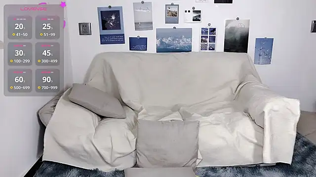 Snapshot of LiLiYbaby chatting on December 21, 7:49 pm LiLiYbaby online show from December 21, 7:49 pm