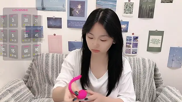 Snapshot of LiLiYbaby chatting on September 14, 6:01 am LiLiYbaby online show from September 14, 6:01 am