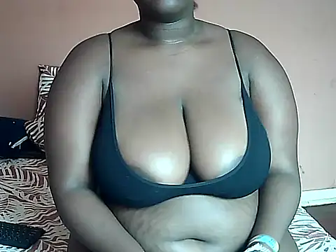 Snapshot of MelaninBear chatting on February 15, 1:38 pm MelaninBear online show from February 15, 1:38 pm