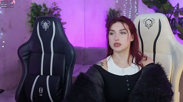 Magnetic Mia  online show from March 2, 7:23 pm