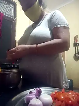 Punjabi beauty123 online show from December 15, 1:43 pm