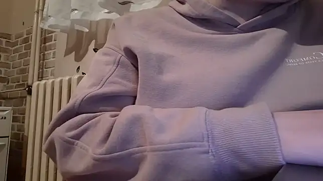 Snapshot of AalinnaK chatting on March 21, 7:46 pm AalinnaK online show from March 21, 7:46 pm