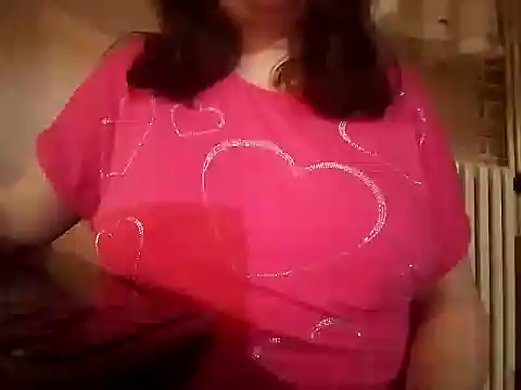 Snapshot of AalinnaK chatting on November 18, 11:14 am AalinnaK online show from November 18, 11:14 am