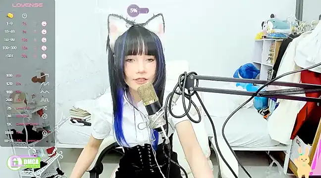 Snapshot of RassieRaph chatting on December 12, 6:21 pm RassieRaph online show from December 12, 6:21 pm