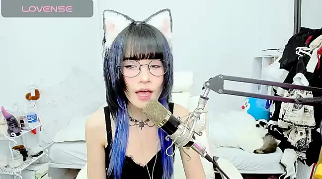 Snapshot of RassieRaph chatting on February 12, 3:05 pm RassieRaph online show from February 12, 3:05 pm