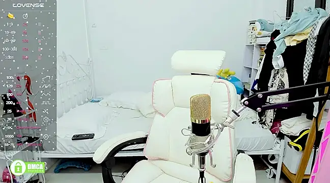 Snapshot of RassieRaph chatting on February 26, 5:17 pm RassieRaph online show from February 26, 5:17 pm