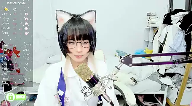 Snapshot of RassieRaph chatting on March 13, 6:45 pm RassieRaph online show from March 13, 6:45 pm