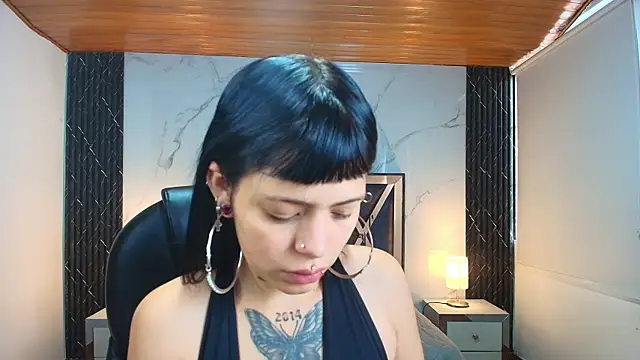 Snapshot of AuroraDiaz chatting on May 25, 11:49 am AuroraDiaz online show from May 25, 11:49 am