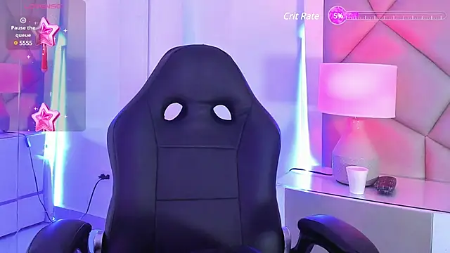 LeeThompson  online show from February 17, 12:48 pm