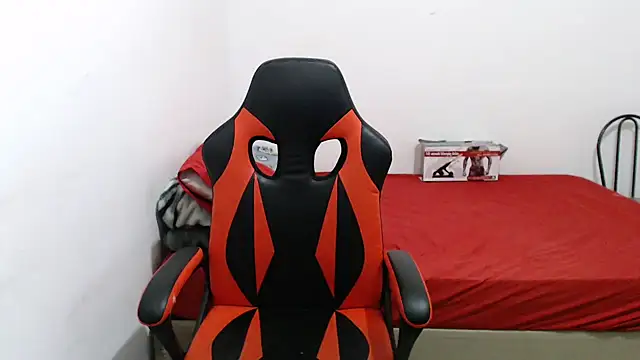 madelyn30 online show from February 3, 9:42 pm