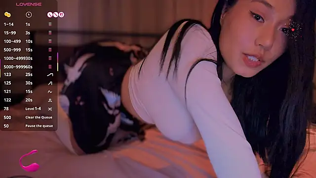 Snapshot of kimmy_chi_ chatting on October 13, 6:19 pm kimmy chi online show from October 13, 6:19 pm