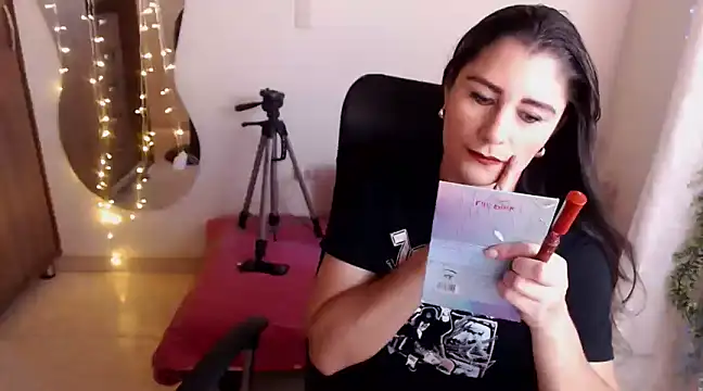 LUCY LI online show from January 12, 6:49 pm