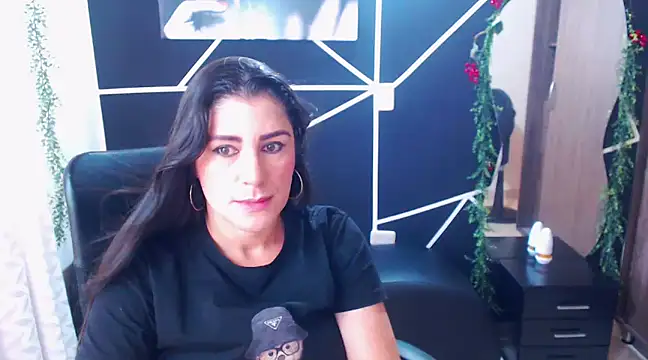 LUCY LI online show from March 9, 1:37 pm