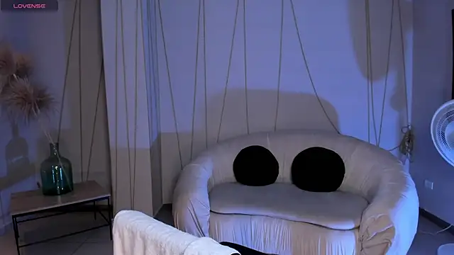 Snapshot of AllisonRogersX chatting on February 20, 3:23 am AllisonRogersX online show from February 20, 3:23 am