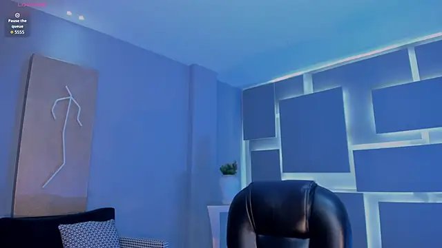 MaddisonLowe online show from April 21, 1:42 am