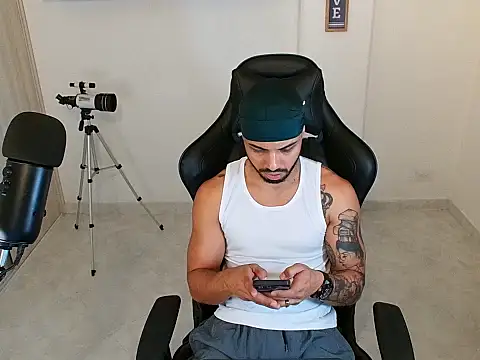 Snapshot of Don_cruz chatting on October 14, 4:30 pm Don cruz online show from October 14, 4:30 pm