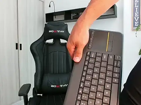 Snapshot of Don_cruz chatting on October 25, 4:24 pm Don cruz online show from October 25, 4:24 pm