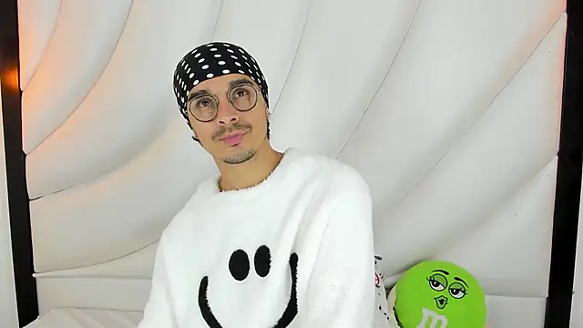 Snapshot of Hugo_Coopers chatting on March 5, 3:29 am Hugo Coopers online show from March 5, 3:29 am