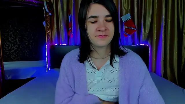  Polly Love  online show from December 22, 7:05 am