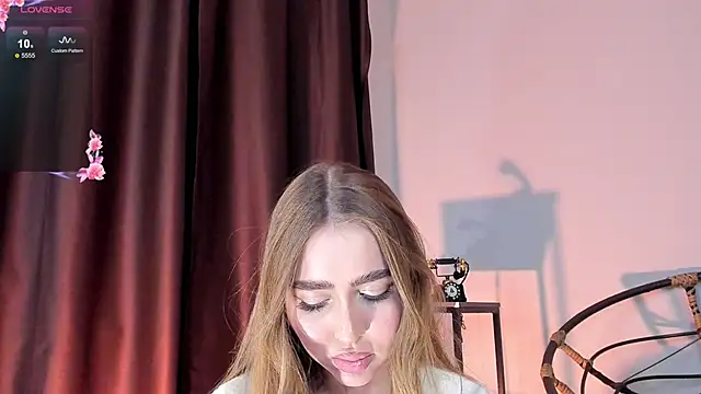 Lili Roze  online show from December 8, 12:29 am