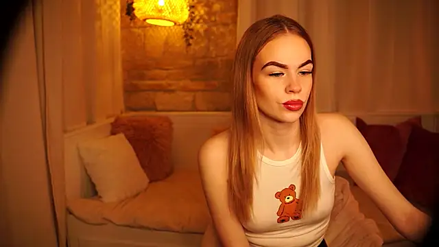 Snapshot of sn0w_barbie chatting on March 16, 9:38 am sn0w barbie online show from March 16, 9:38 am