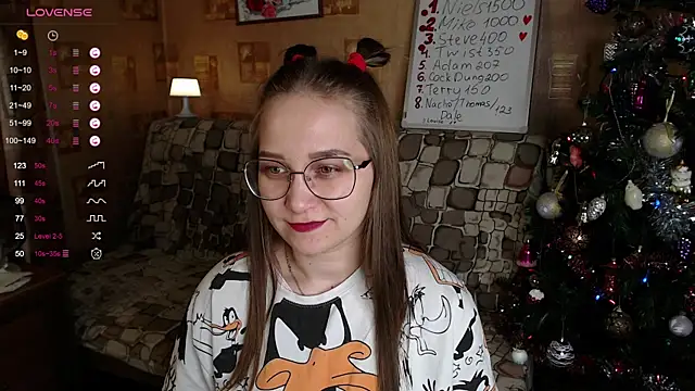 Snapshot of Miatiny chatting on December 13, 1:33 pm Miatiny online show from December 13, 1:33 pm