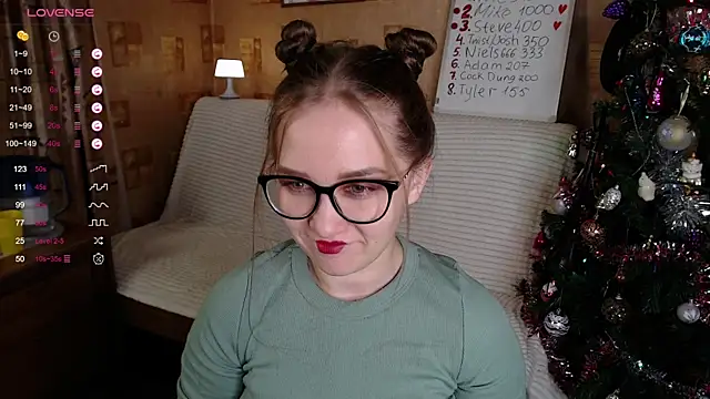 Snapshot of Miatiny chatting on December 25, 1:09 pm Miatiny online show from December 25, 1:09 pm