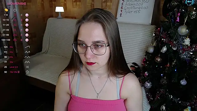 Snapshot of Miatiny chatting on December 26, 9:33 am Miatiny online show from December 26, 9:33 am