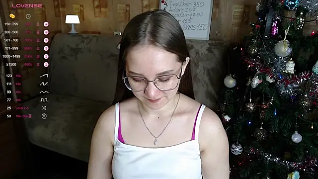 Snapshot of Miatiny chatting on January 4, 11:43 am Miatiny online show from January 4, 11:43 am