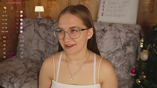 Snapshot of Miatiny chatting on January 16, 12:31 pm Miatiny online show from January 16, 12:31 pm