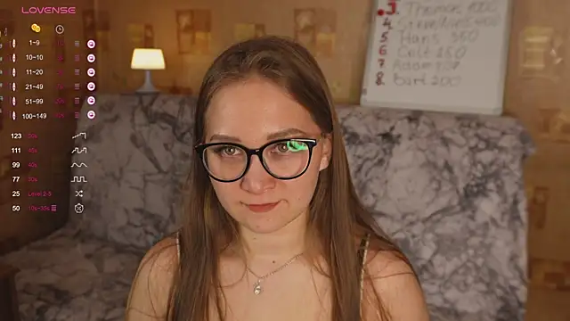 Snapshot of Miatiny chatting on January 19, 1:44 pm Miatiny online show from January 19, 1:44 pm