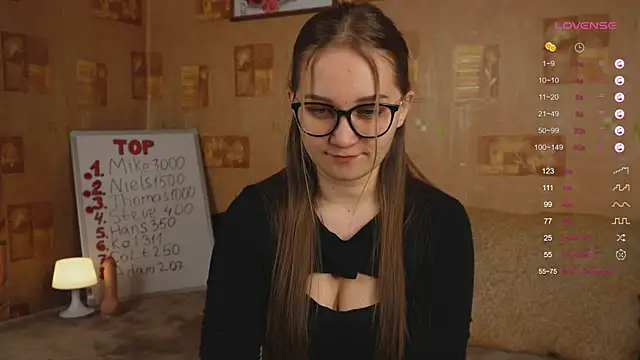 Snapshot of Miatiny chatting on February 21, 4:59 pm Miatiny online show from February 21, 4:59 pm