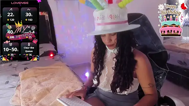 Snapshot of Moon_Sammy chatting on November 8, 1:11 pm Moon Sammy online show from November 8, 1:11 pm