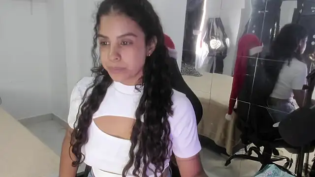 Snapshot of Moon_Sammy chatting on December 1, 4:12 pm Moon Sammy online show from December 1, 4:12 pm