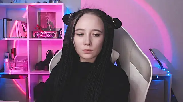 Robin yourss online show from December 10, 5:33 pm