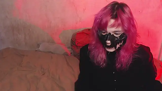 Robin yourss online show from October 31, 9:43 am