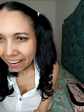 KimPielCanela online show from February 21, 3:10 pm