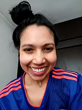 KimPielCanela online show from October 1, 3:07 pm