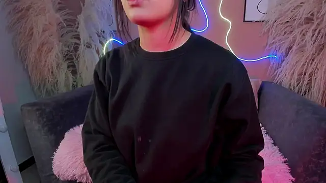 Megan mooree  online show from January 21, 12:50 pm