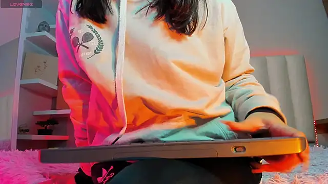 Megan mooree  online show from February 20, 12:04 pm